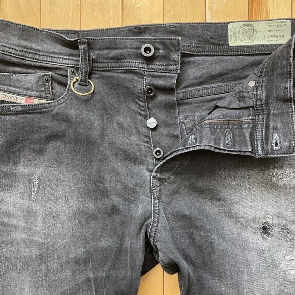 ❌SOLD❌ DIESEL “Tepphar” Slim Carrot Men's Black-Grey Jeans Distressed *Authentic - Picture 4 of 16